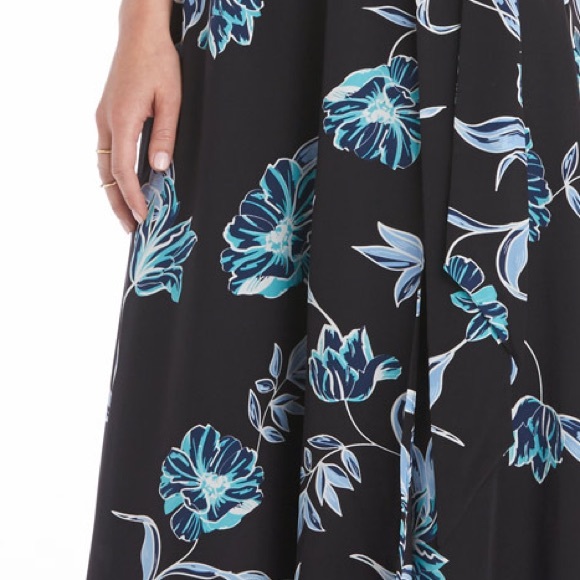 ✨HP!✨NWT Yumi Kim Blue Floral Silk Wrap Dress XS - Picture 4 of 6